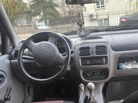 Sahibinden Renault Clio 1.4 2001 Model  330.000 km Beyaz