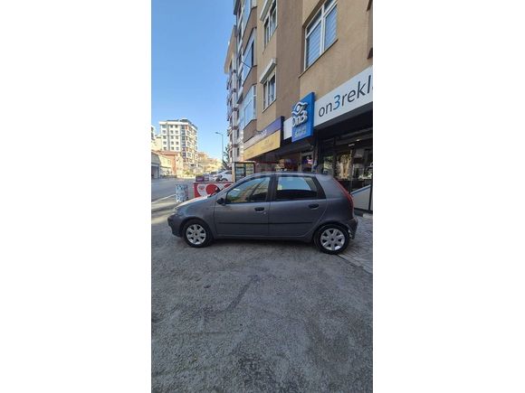 Sahibinden Fiat Punto 1.3 Multijet Dynamic 2005 Model ilk sahibinden temiz vizesi yeni.
