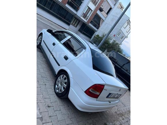 Sahibinden Opel Astra 1.4 GL 2000 Model  300.000 km Beyaz
