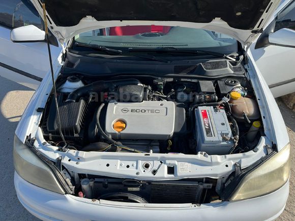 Sahibinden Opel Astra 1.4 GL 2000 Model  300.000 km Beyaz
