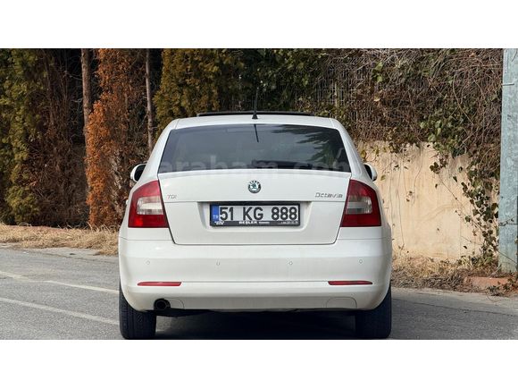 Sahibinden Skoda Octavia 1.6 TDI Elegance CR 2012 Model
