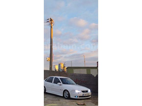 Sahibinden Opel Vectra 2.0 CDX 2000 Model  210.000 km Beyaz