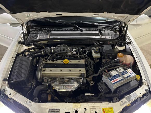Sahibinden Opel Vectra 2.0 CDX 2000 Model  210.000 km Beyaz
