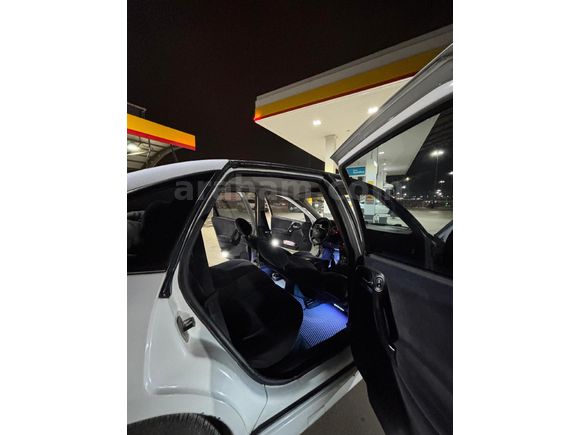 Sahibinden Opel Vectra 2.0 CDX 2000 Model  210.000 km Beyaz