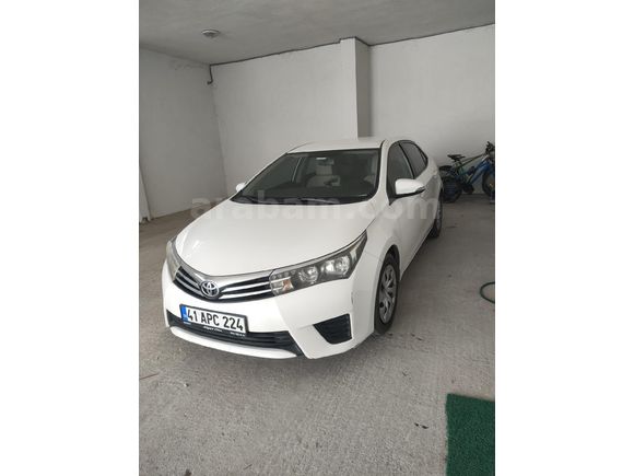 Sahibinden Toyota Corolla 1.33 Life 2015 Model  196800 km Beyaz