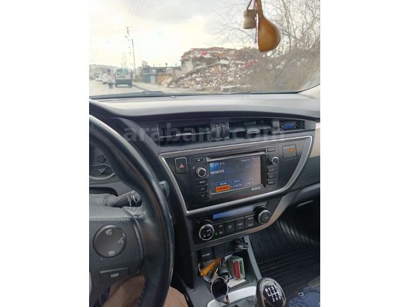 Sahibinden Toyota Auris 1.4 D-4D Active Skypack 2013 Model