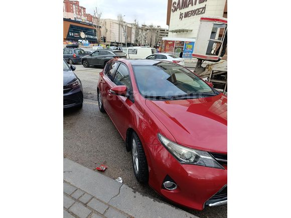 Sahibinden Toyota Auris 1.4 D-4D Active Skypack 2013 Model