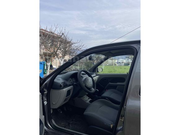 Sahibinden Renault Clio 1.4 Authentique 2005 Model 