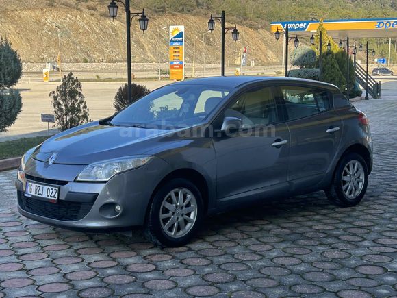 Sahibinden Renault Megane 1.5 dCi Privilege 2012 Model 