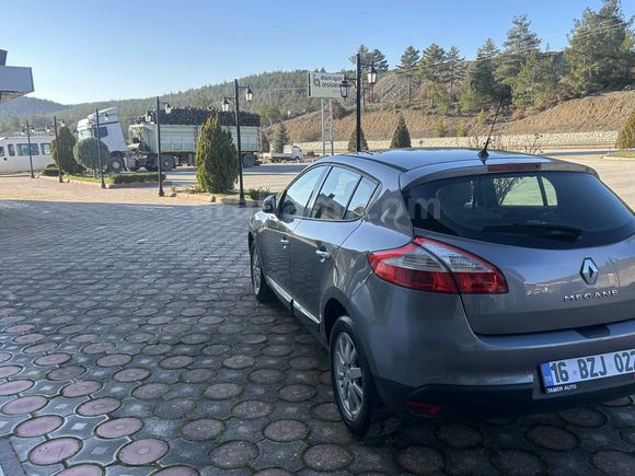 Sahibinden Renault Megane 1.5 dCi Privilege 2012 Model 