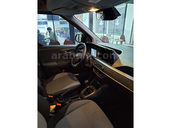 Sahibinden Ford Tourneo Courier 1.5 EcoBlue Titanium 2024 Model