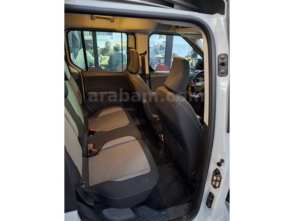 Sahibinden Ford Tourneo Courier 1.5 EcoBlue Titanium 2024 Model