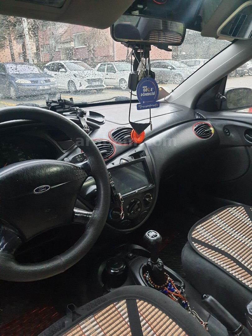 Sahibinden Ford Focus 1.6 Ambiente 1999 Model Ankara 375.000 km Bordo 4
