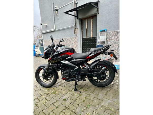 BAJAJ NS200 UG  km 1.700