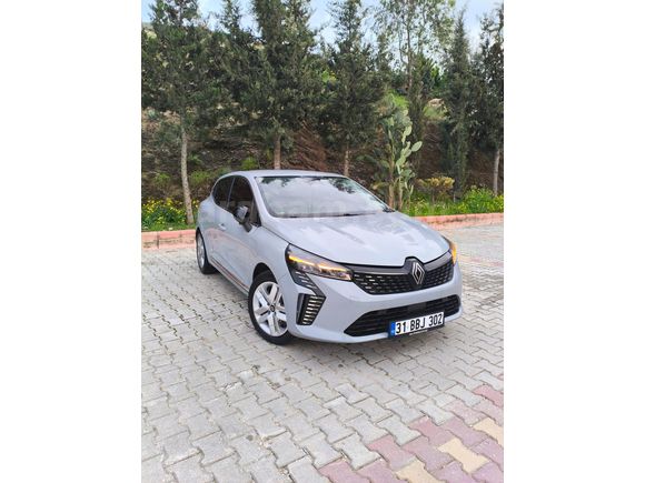 Sahibinden Renault Clio 1.0 TCe Evolution 2025 Model  23000 Gri