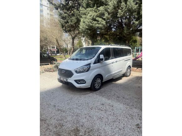 En düşük km. 13.600. En dolu model. Hasarsız. Boyasız. Otomobl ruhstlı. Deri koltuklu. 8+1