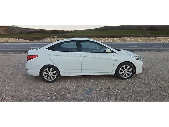 Sahibinden Hyundai Accent Blue 1.4 D-CVVT Mode Plus 2014 Model  99.700 kn