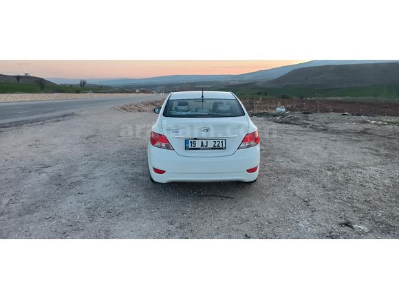 Sahibinden Hyundai Accent Blue 1.4 D-CVVT Mode Plus 2014 Model