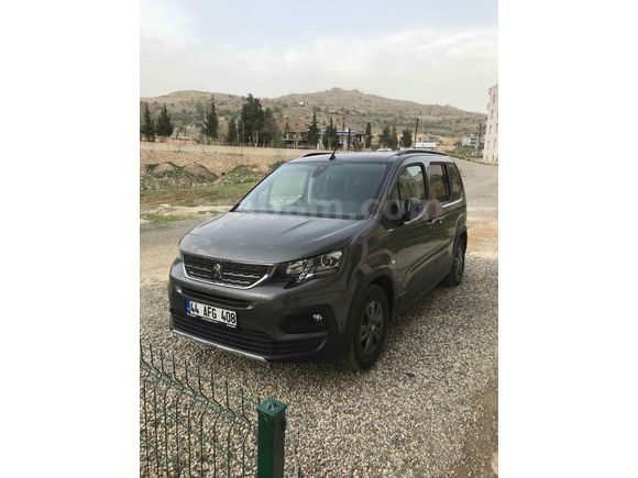 Sahibinden Peugeot Rifter 1.5 BlueHDI Allure 2023 Model 