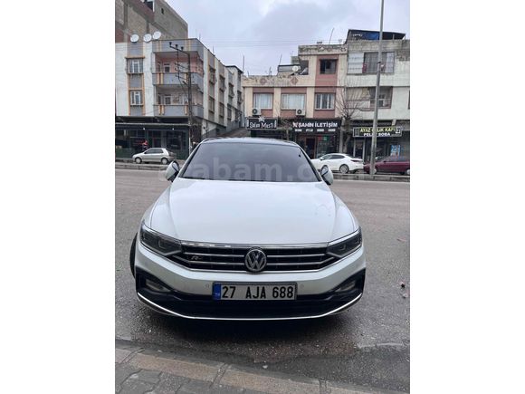 Sahibinden Volkswagen Passat 1.6 TDi BlueMotion R Line 2020 Model  53.000 km Beyaz
