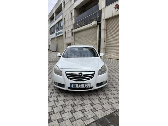Sahibinden Opel Insignia 1.4 T Edition Elegance 2012 Model  100.000 km Beyaz