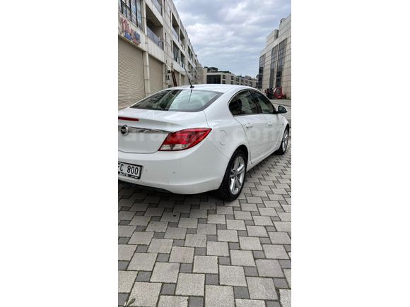 Sahibinden Opel Insignia 1.4 T Edition Elegance 2012 Model  100.000 km Beyaz