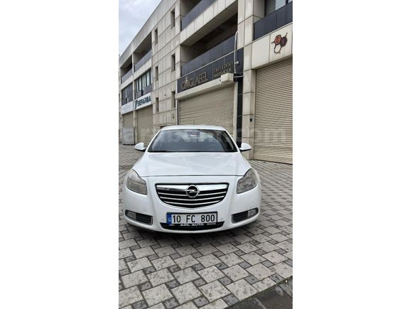 Sahibinden Opel Insignia 1.4 T Edition Elegance 2012 Model  100.000 km Beyaz