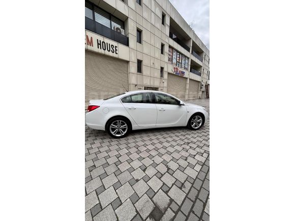 Sahibinden Opel Insignia 1.4 T Edition Elegance 2012 Model  100.000 km Beyaz