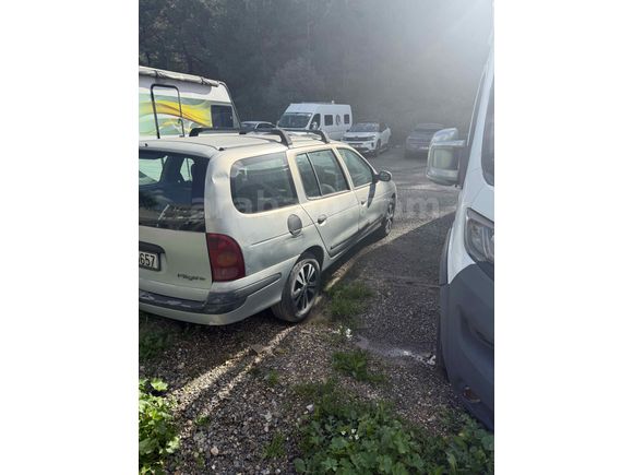Sahibinden Renault Megane 1.4 RTA 2001 Model  orjinal