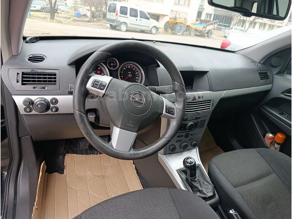 Düşük kilometre Opel Astra 1.9 CDTI caravan 2007 Model
