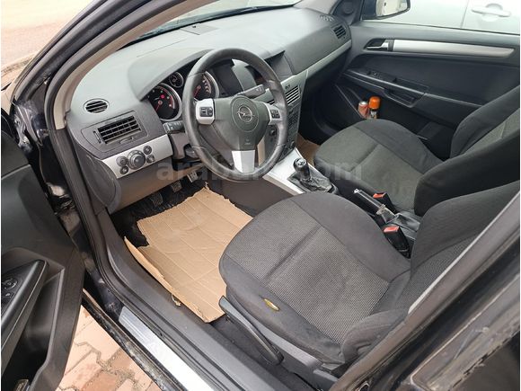 Düşük kilometre Opel Astra 1.9 CDTI caravan 2007 Model