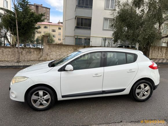 BOYASIZ OTOMATİK RENAULT MEGANE 1.6 EXPRESSİON 110HP BEYAZ LPGLİ