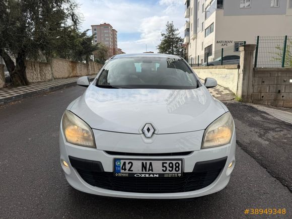 BOYASIZ OTOMATİK RENAULT MEGANE 1.6 EXPRESSİON 110HP BEYAZ LPGLİ