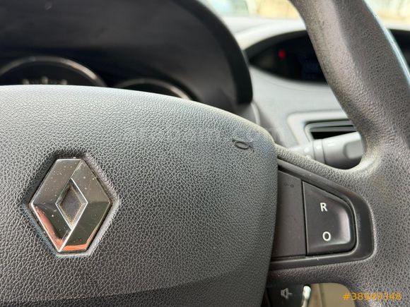 BOYASIZ OTOMATİK RENAULT MEGANE 1.6 EXPRESSİON 110HP BEYAZ LPGLİ
