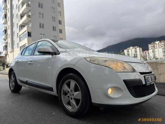 BOYASIZ OTOMATİK RENAULT MEGANE 1.6 EXPRESSİON 110HP BEYAZ LPGLİ
