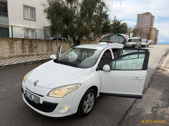 BOYASIZ OTOMATİK RENAULT MEGANE 1.6 EXPRESSİON 110HP BEYAZ LPGLİ
