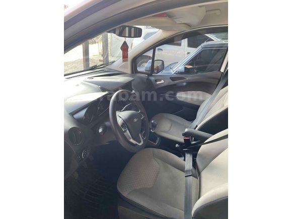 Sahibinden Ford Tourneo Courier 1.5 TDCi Titanium 2018 Model 
