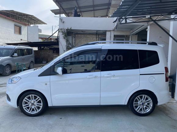 Sahibinden Ford Tourneo Courier 1.5 TDCi Titanium 2018 Model 