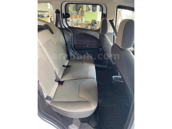 Sahibinden Ford Tourneo Courier 1.5 TDCi Titanium 2018 Model 