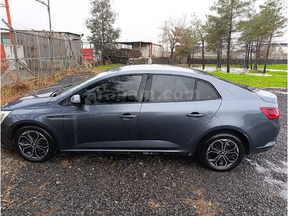 Sahibinden Renault Megane 1.0 TCe Joy 2021 Model