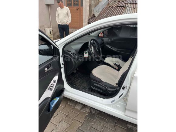 Sahibinden Hyundai Accent Blue 1.6 CRDI Mode 2015 Model 