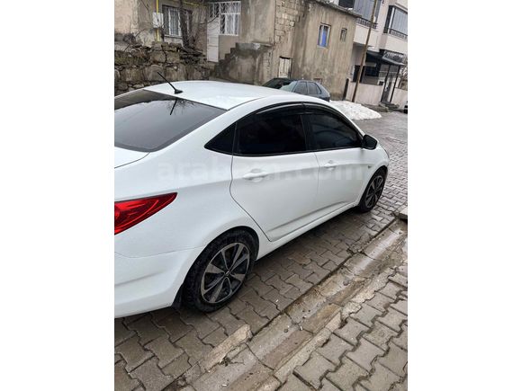 Sahibinden Hyundai Accent Blue 1.6 CRDI Mode 2015 Model 
