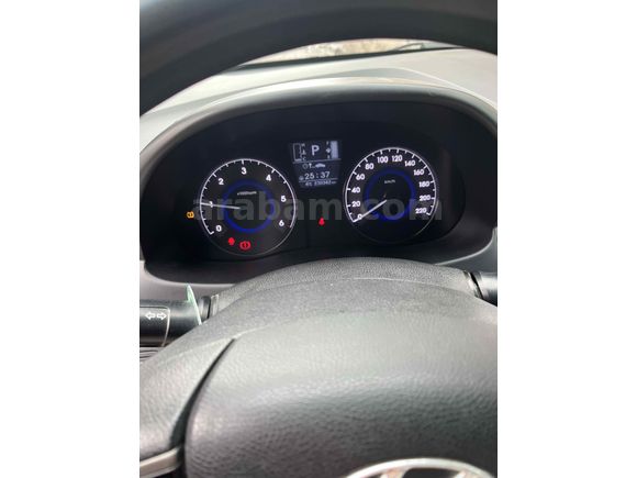 Sahibinden Hyundai Accent Blue 1.6 CRDI Mode 2015 Model 