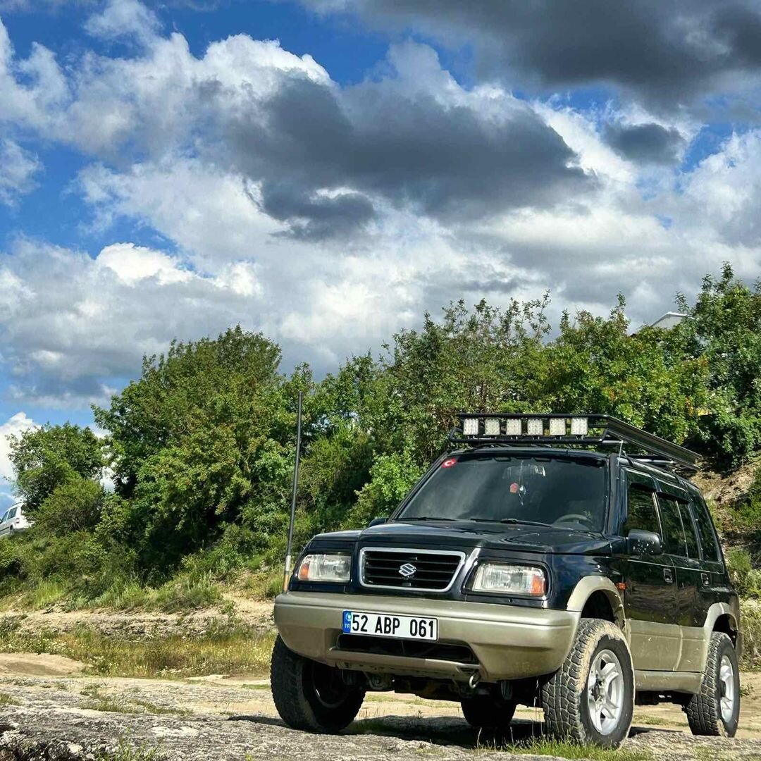 Sahibinden Suzuki Vitara 2.0 1995 Model 1