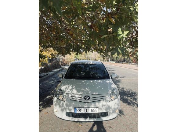 Sahibinden temiz Toyota Auris 1.6 Elegant 2011 tutulan model 