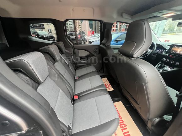 ÇAVUŞOĞLU 2025 KANGO MULTİX 1.5 BLUEDCİ İCONİC+TEKNO BOYASIZ EXTRALI