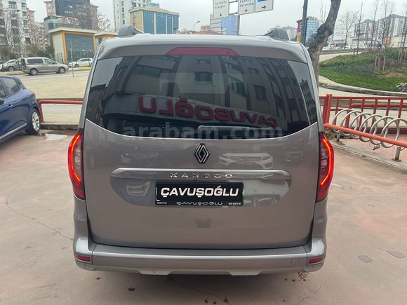 ÇAVUŞOĞLU 2025 KANGO MULTİX 1.5 BLUEDCİ İCONİC+TEKNO BOYASIZ EXTRALI