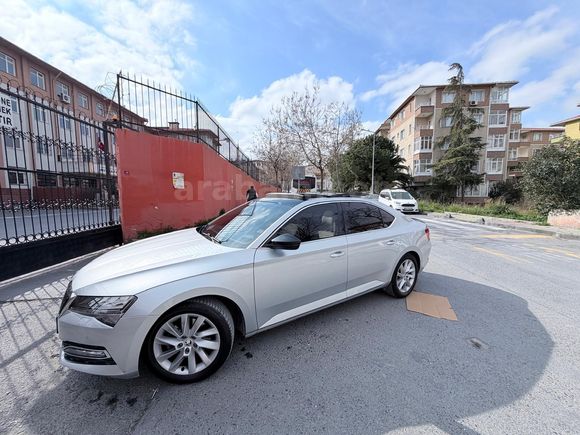 Galeriden Skoda SuperB 1.5 TSI Premium 2020 Model İstanbul