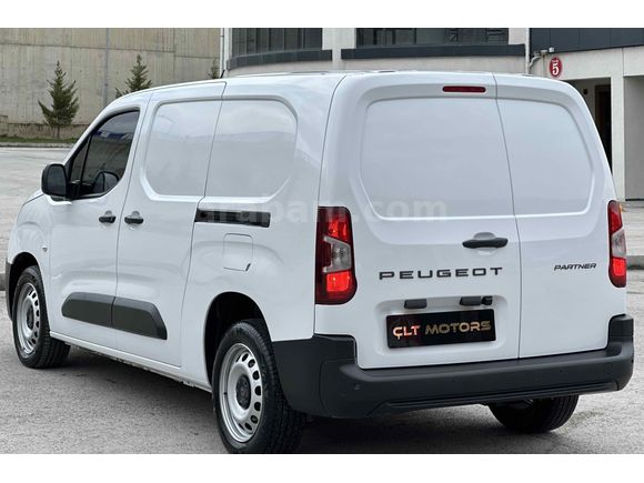 2025   1.5 BLUEHDİ PARTNER OTOMATİK VİTES HATASIZ BOYASIZ İLK ELDEN 