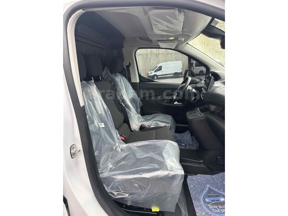 2025   1.5 BLUEHDİ PARTNER OTOMATİK VİTES HATASIZ BOYASIZ İLK ELDEN 